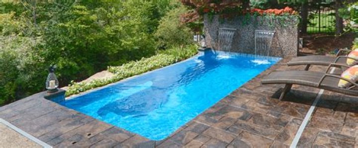 THURSDAY POOLS ANNOUNCES WORLD'S FIRST BEACH ENTRY FIBERGLASS POOL